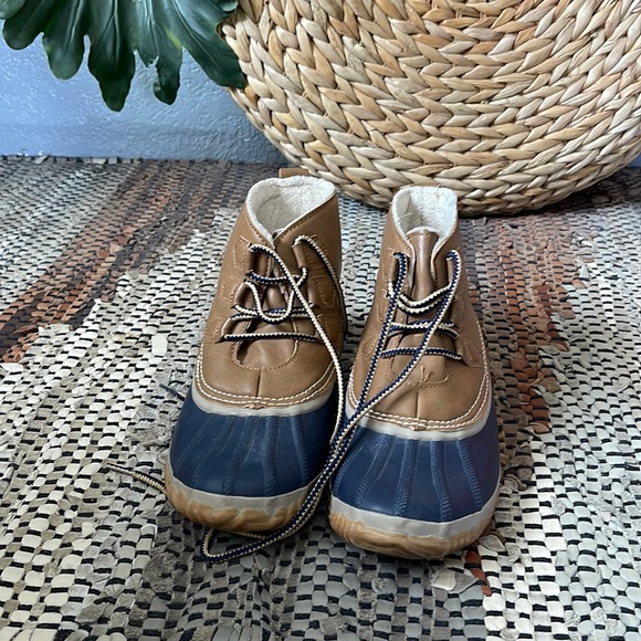 JBU Shoes - JBU leather duck boots